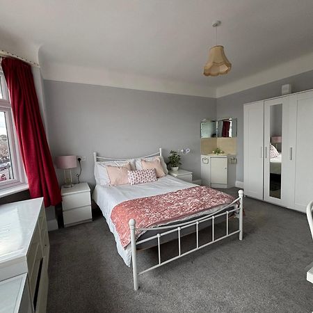 Winton House Home Stay Борнмът Екстериор снимка