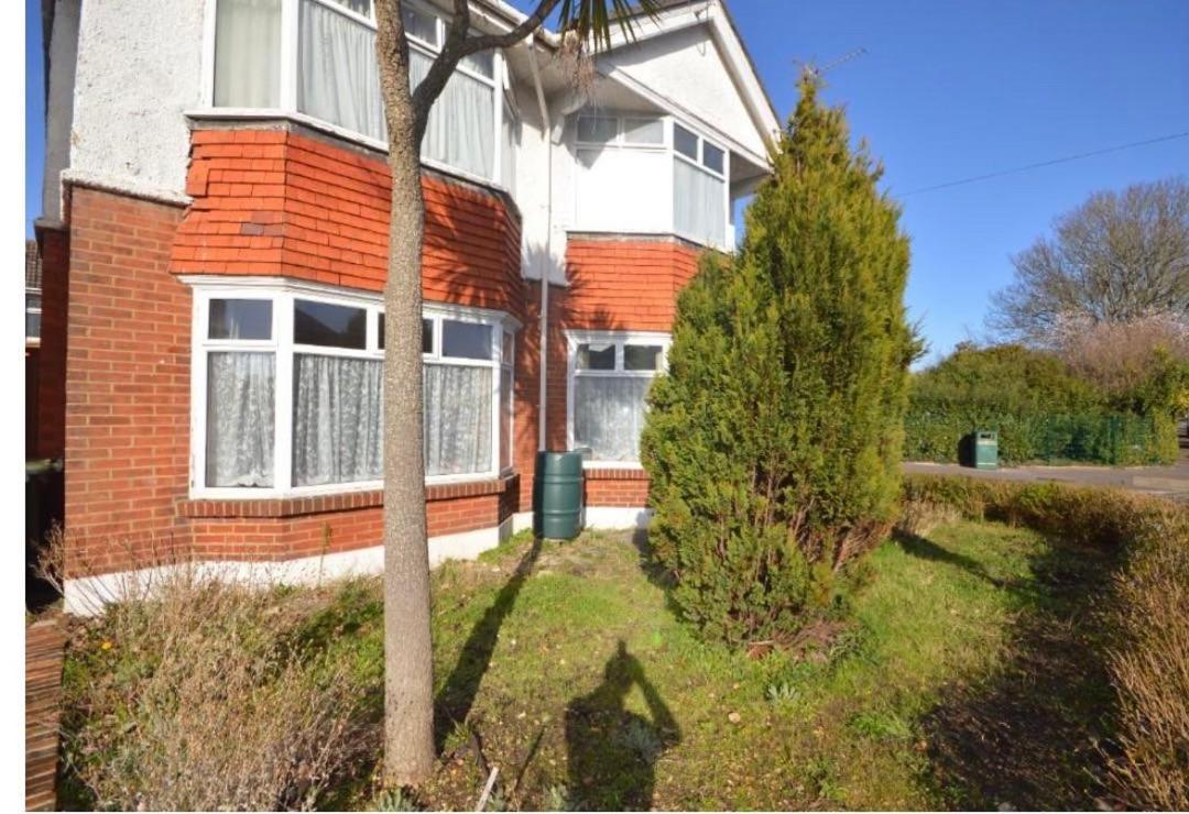Winton House Home Stay Борнмът Екстериор снимка