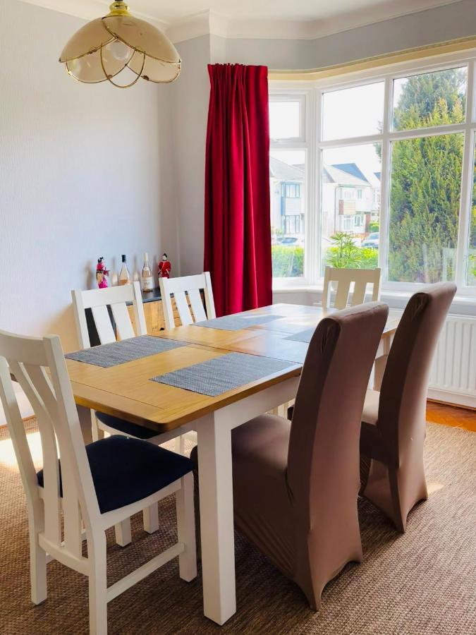 Winton House Home Stay Борнмът Екстериор снимка