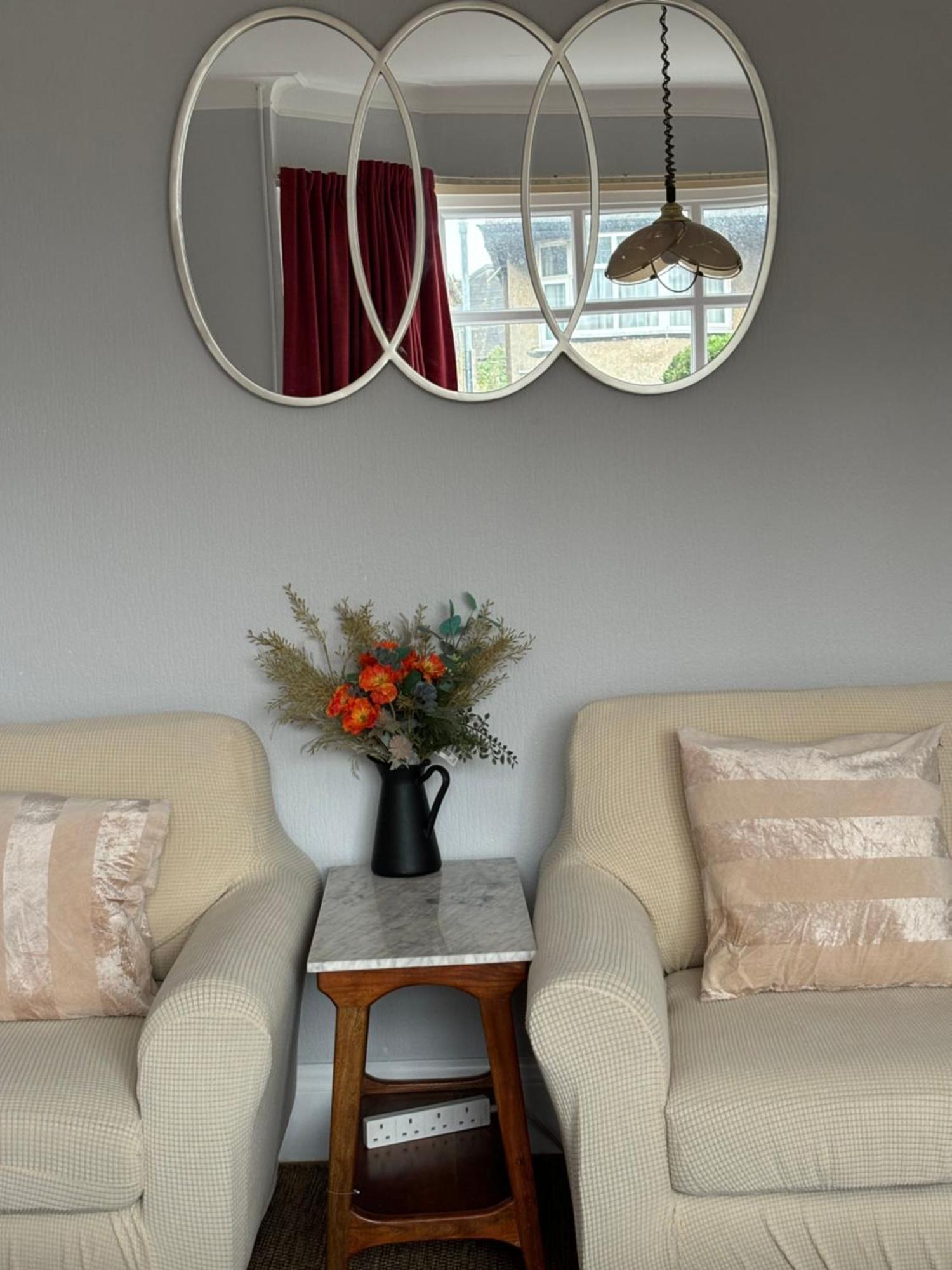 Winton House Home Stay Борнмът Екстериор снимка