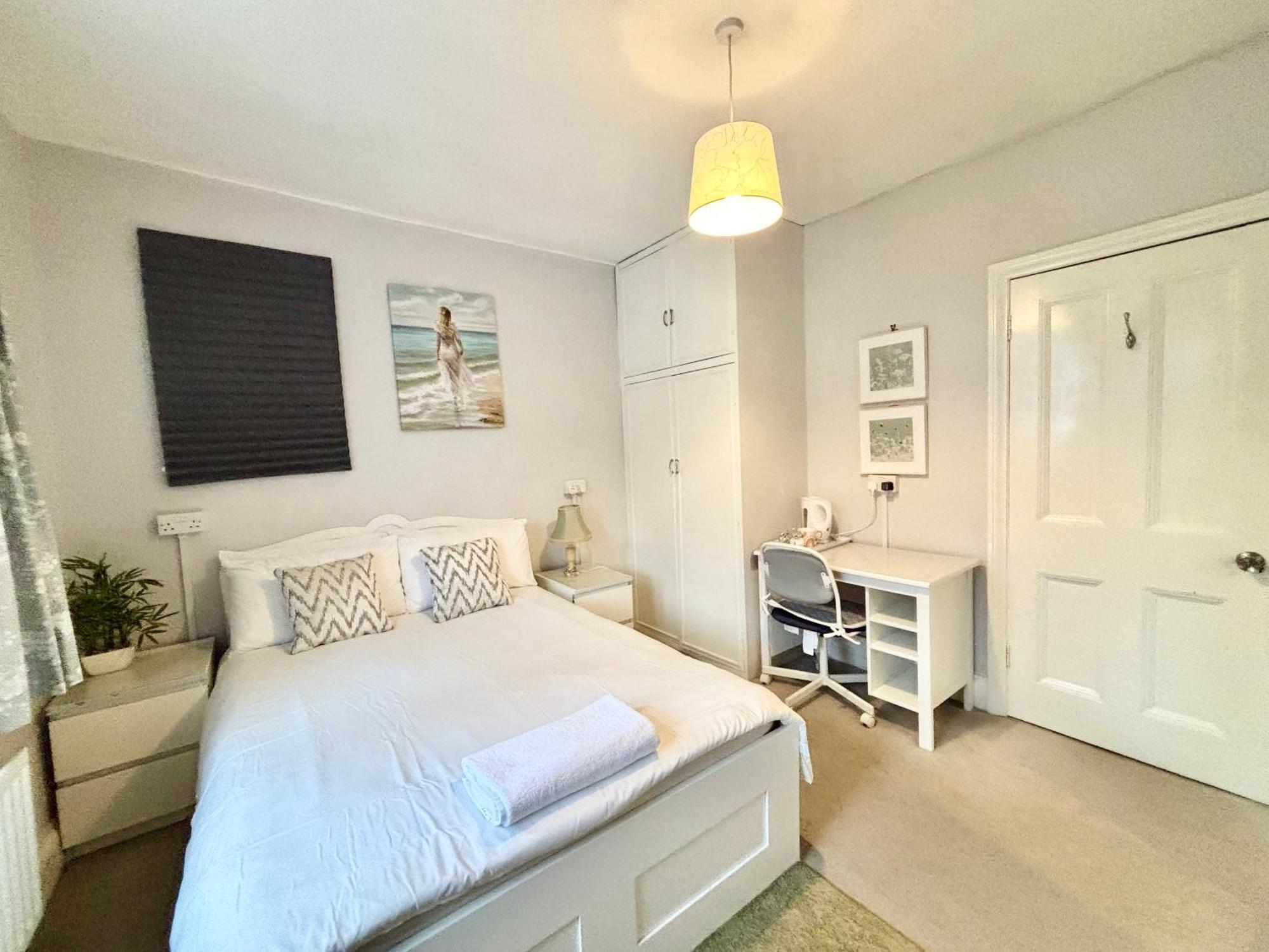 Winton House Home Stay Борнмът Екстериор снимка